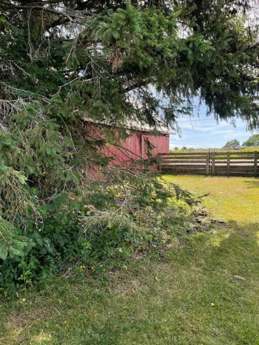 The Barns Of Brighton Near Prince Edward County Exterior foto